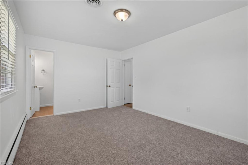 Photo 15 of 35 residential for sale in Norfolk virginia