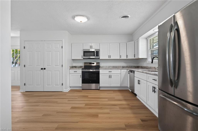 Photo 8 of 35 residential for sale in Norfolk virginia