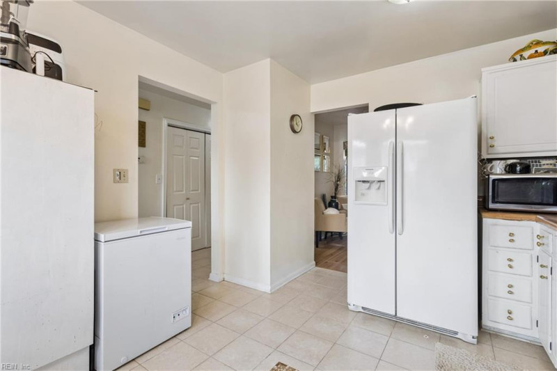 Photo 10 of 39 residential for sale in Virginia Beach virginia