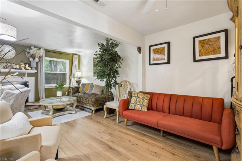 Photo 13 of 39 residential for sale in Virginia Beach virginia