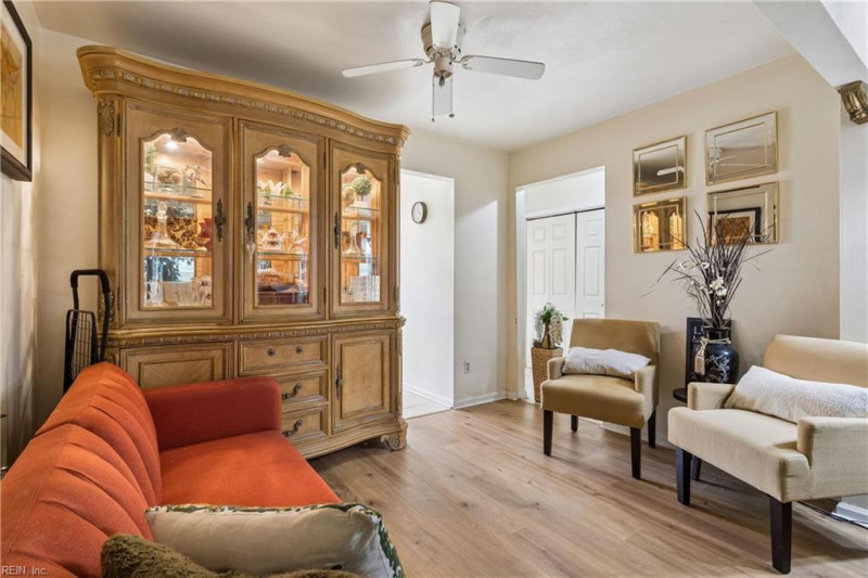 Photo 14 of 39 residential for sale in Virginia Beach virginia