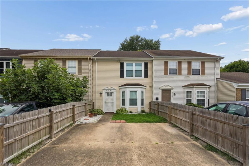 Photo 2 of 39 residential for sale in Virginia Beach virginia