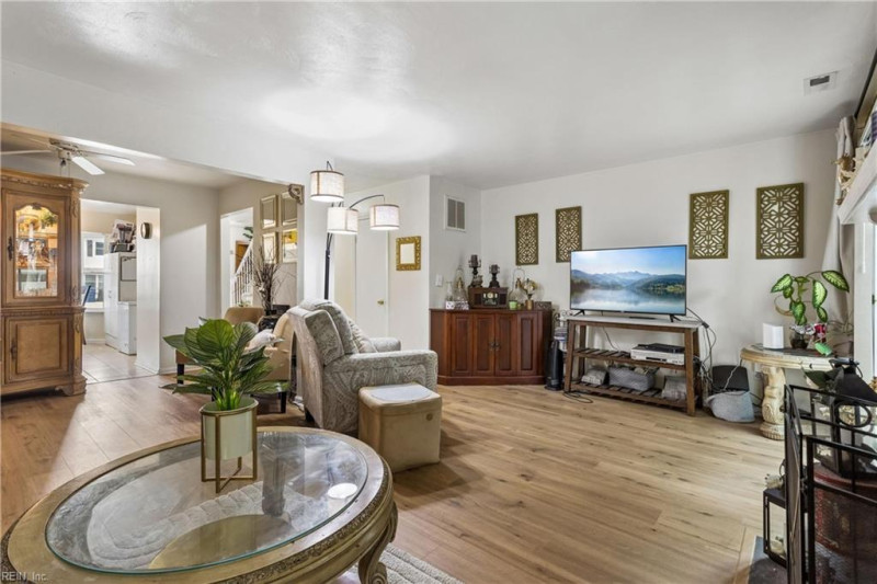 Photo 20 of 39 residential for sale in Virginia Beach virginia