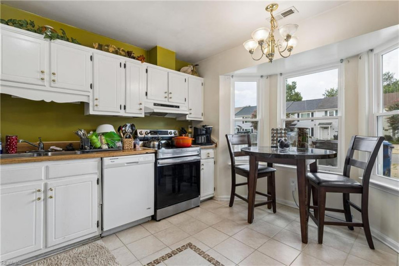 Photo 8 of 39 residential for sale in Virginia Beach virginia