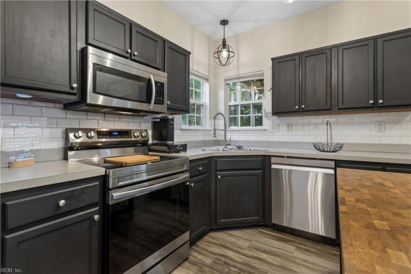 Photo 13 of 49 residential for sale in Chesapeake virginia