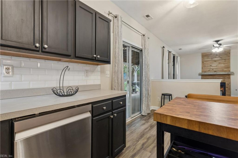 Photo 15 of 49 residential for sale in Chesapeake virginia