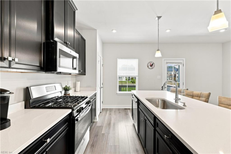 Photo 12 of 48 residential for sale in Poquoson virginia