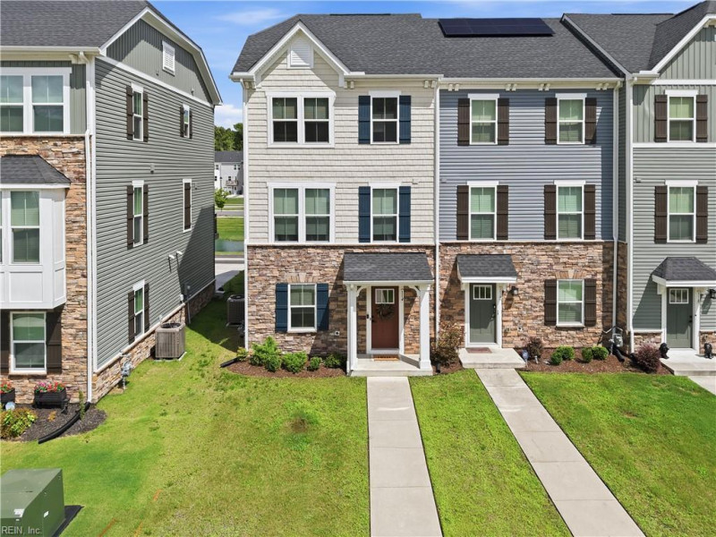 Photo 4 of 48 residential for sale in Poquoson virginia