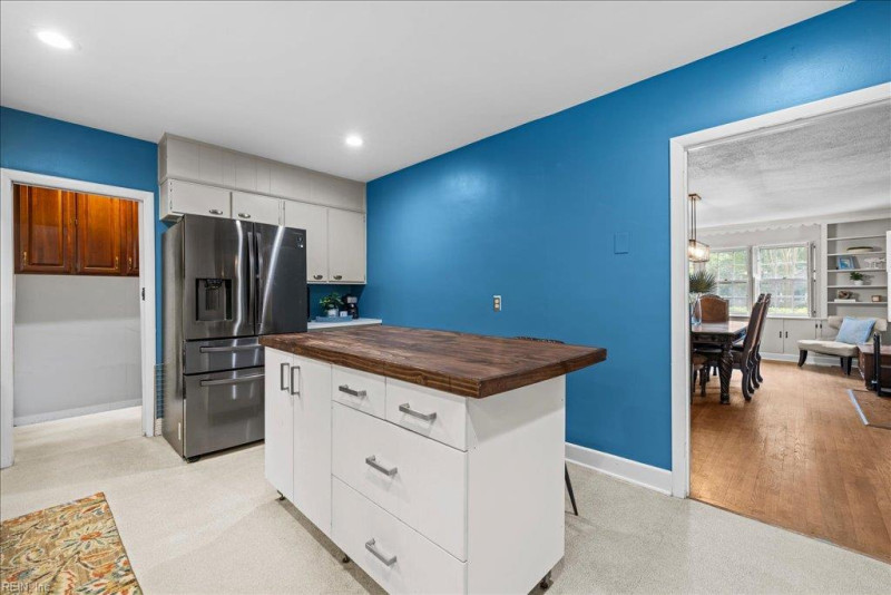 Photo 13 of 34 residential for sale in Virginia Beach virginia