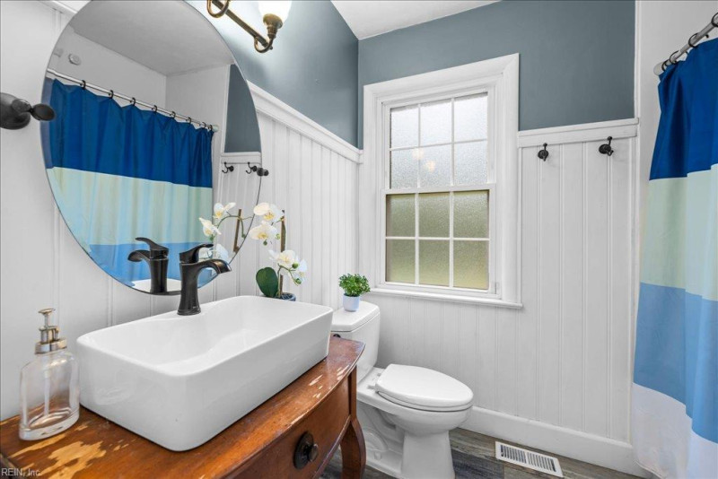 Photo 15 of 34 residential for sale in Virginia Beach virginia