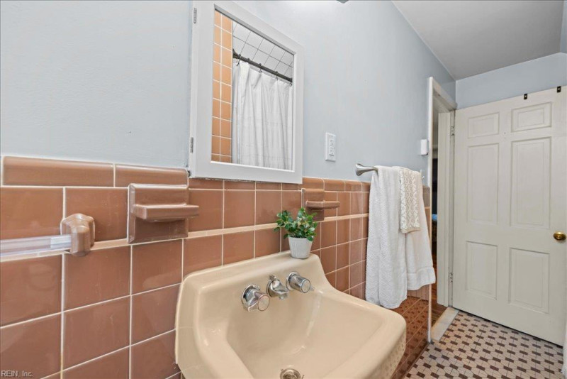 Photo 25 of 34 residential for sale in Virginia Beach virginia