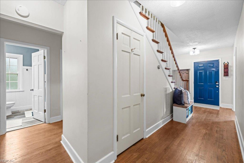 Photo 6 of 34 residential for sale in Virginia Beach virginia