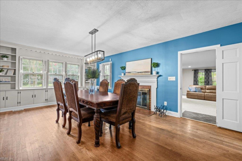 Photo 8 of 34 residential for sale in Virginia Beach virginia