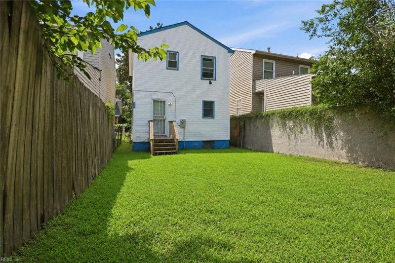 Photo 6 of 17 residential for sale in Newport News virginia