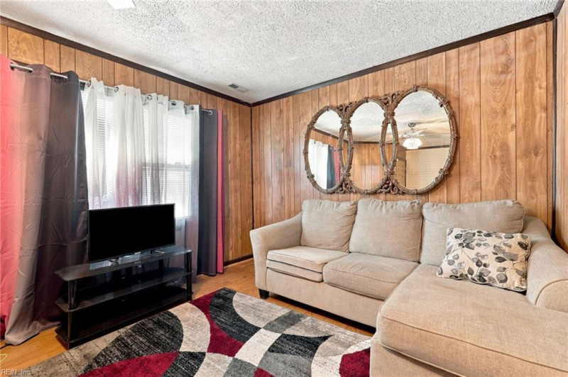 Photo 8 of 17 residential for sale in Newport News virginia