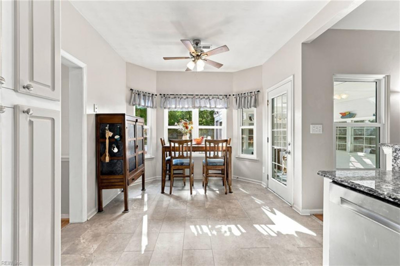 Photo 12 of 49 residential for sale in Chesapeake virginia