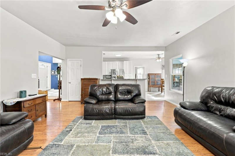 Photo 15 of 49 residential for sale in Chesapeake virginia