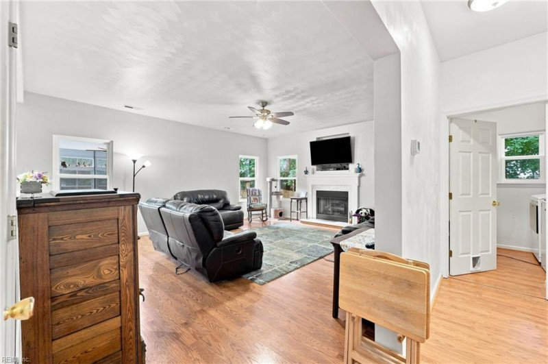 Photo 17 of 49 residential for sale in Chesapeake virginia