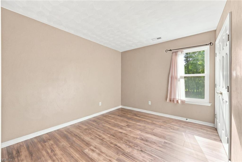 Photo 33 of 49 residential for sale in Chesapeake virginia