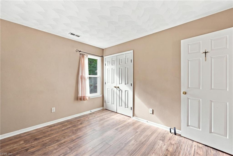 Photo 34 of 49 residential for sale in Chesapeake virginia