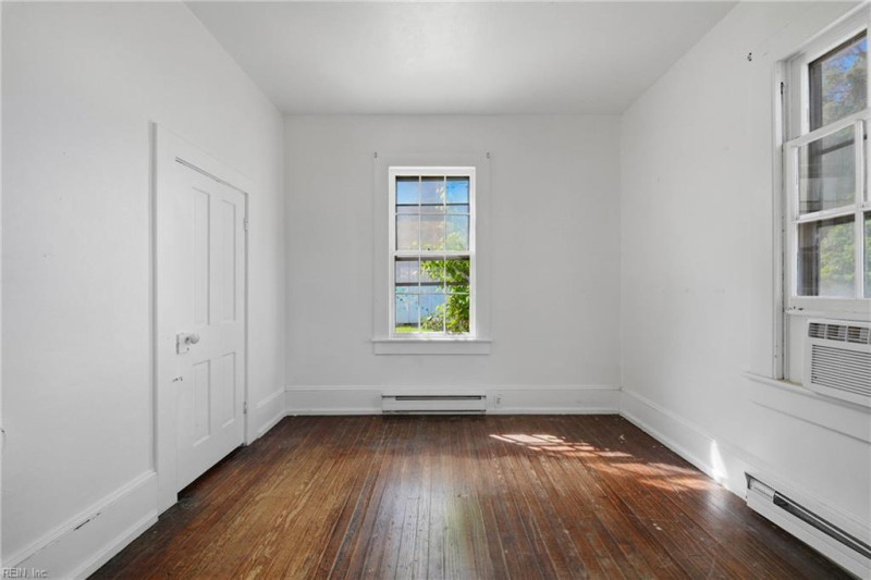 Photo 17 of 50 residential for sale in Suffolk virginia