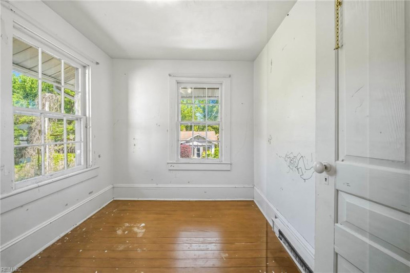 Photo 33 of 50 residential for sale in Suffolk virginia