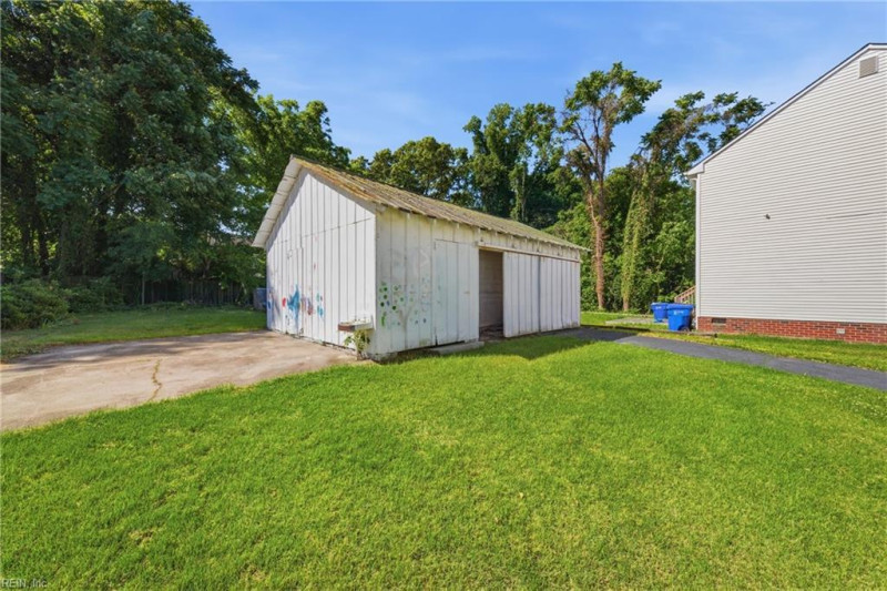 Photo 37 of 50 residential for sale in Suffolk virginia