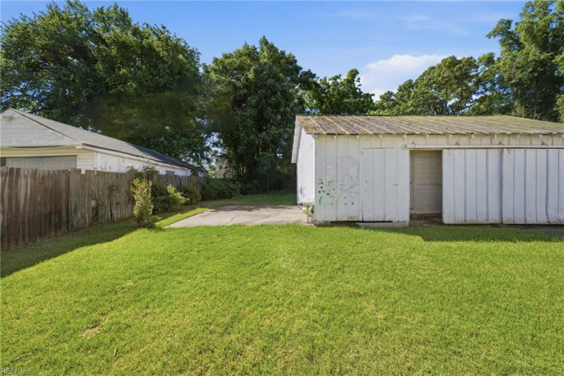 Photo 38 of 50 residential for sale in Suffolk virginia