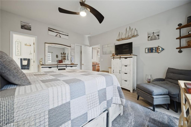 Photo 18 of 39 residential for sale in Chesapeake virginia