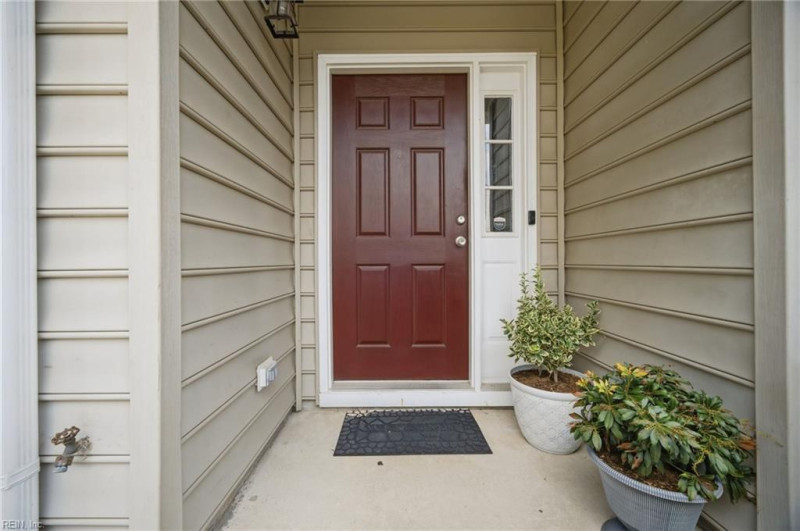 Photo 2 of 39 residential for sale in Chesapeake virginia