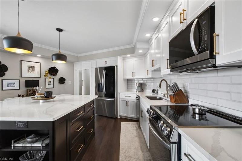 Photo 15 of 37 residential for sale in Virginia Beach virginia