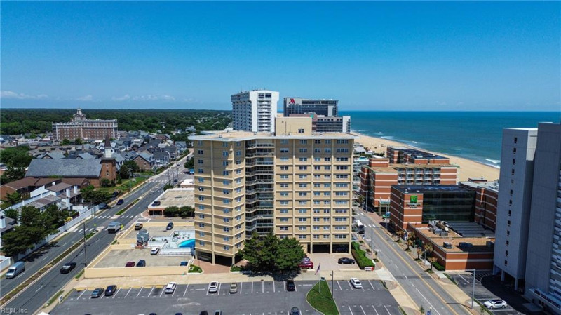 Photo 6 of 37 residential for sale in Virginia Beach virginia