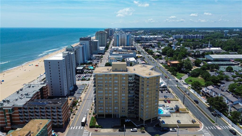 Photo 7 of 37 residential for sale in Virginia Beach virginia