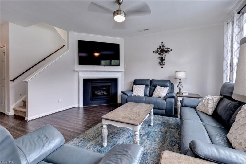 Photo 10 of 34 residential for sale in Newport News virginia