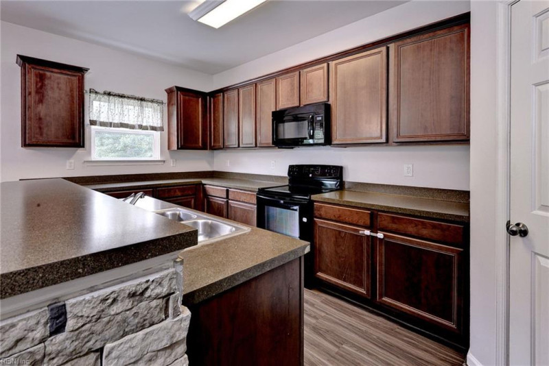 Photo 14 of 34 residential for sale in Newport News virginia