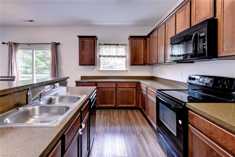 Photo 15 of 34 residential for sale in Newport News virginia