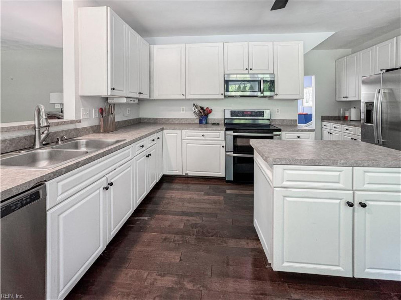 Photo 19 of 44 residential for sale in Chesapeake virginia
