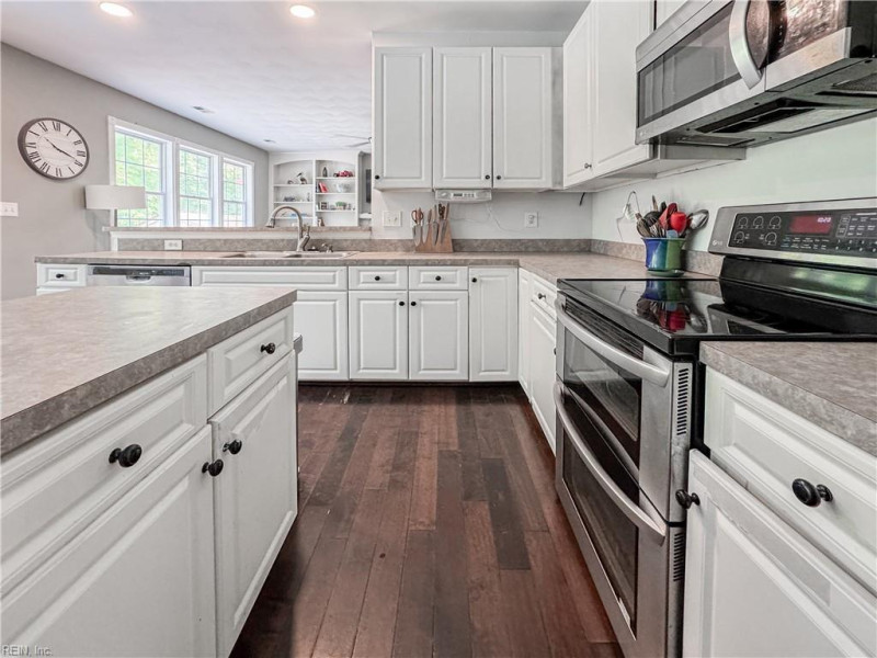 Photo 21 of 44 residential for sale in Chesapeake virginia
