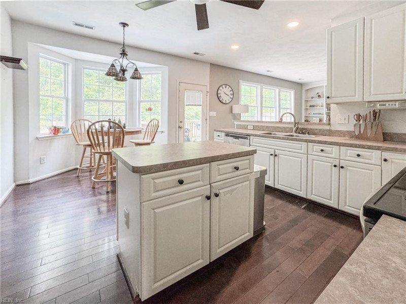 Photo 22 of 44 residential for sale in Chesapeake virginia