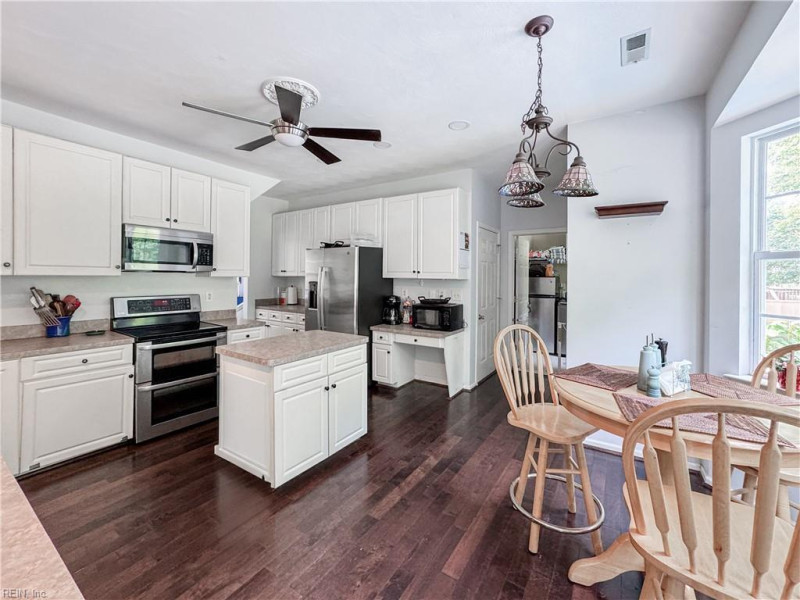 Photo 23 of 44 residential for sale in Chesapeake virginia