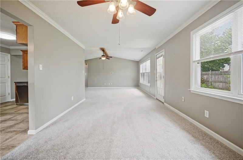 Photo 10 of 32 residential for sale in Virginia Beach virginia