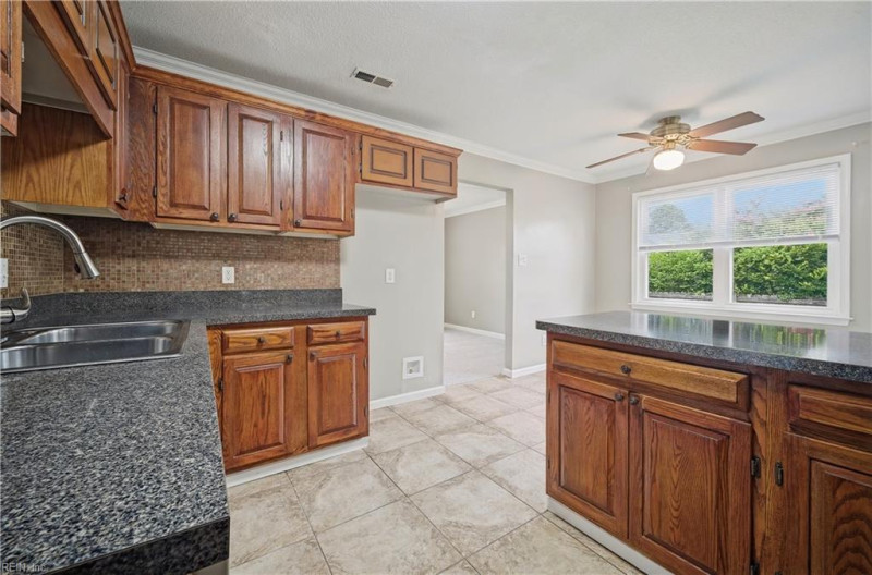 Photo 13 of 32 residential for sale in Virginia Beach virginia
