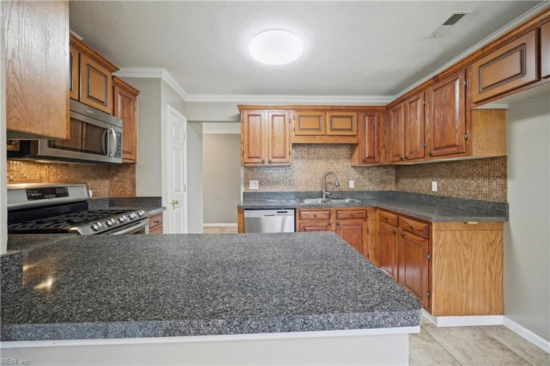 Photo 14 of 32 residential for sale in Virginia Beach virginia