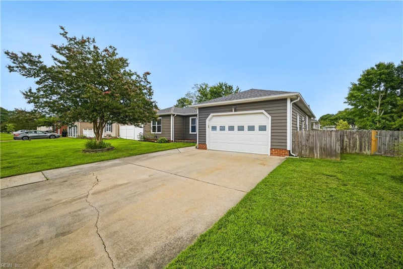 Photo 3 of 32 residential for sale in Virginia Beach virginia