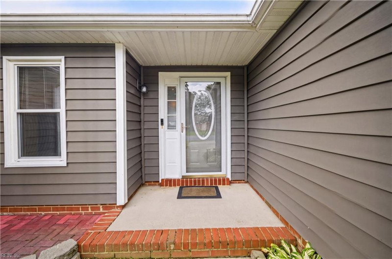 Photo 4 of 32 residential for sale in Virginia Beach virginia