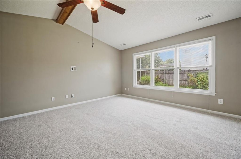 Photo 9 of 32 residential for sale in Virginia Beach virginia