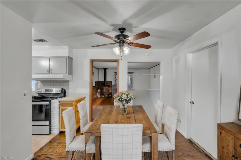 Photo 13 of 36 residential for sale in Norfolk virginia