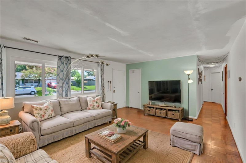 Photo 14 of 36 residential for sale in Norfolk virginia