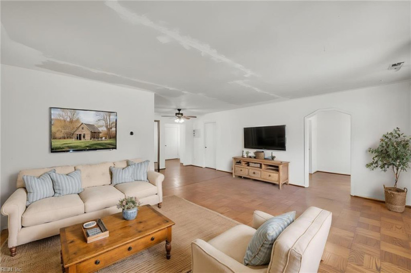 Photo 17 of 36 residential for sale in Norfolk virginia