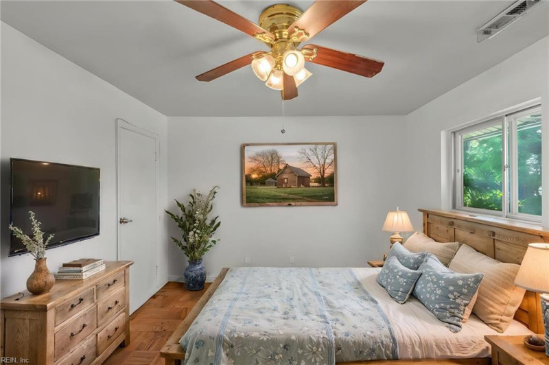 Photo 25 of 36 residential for sale in Norfolk virginia